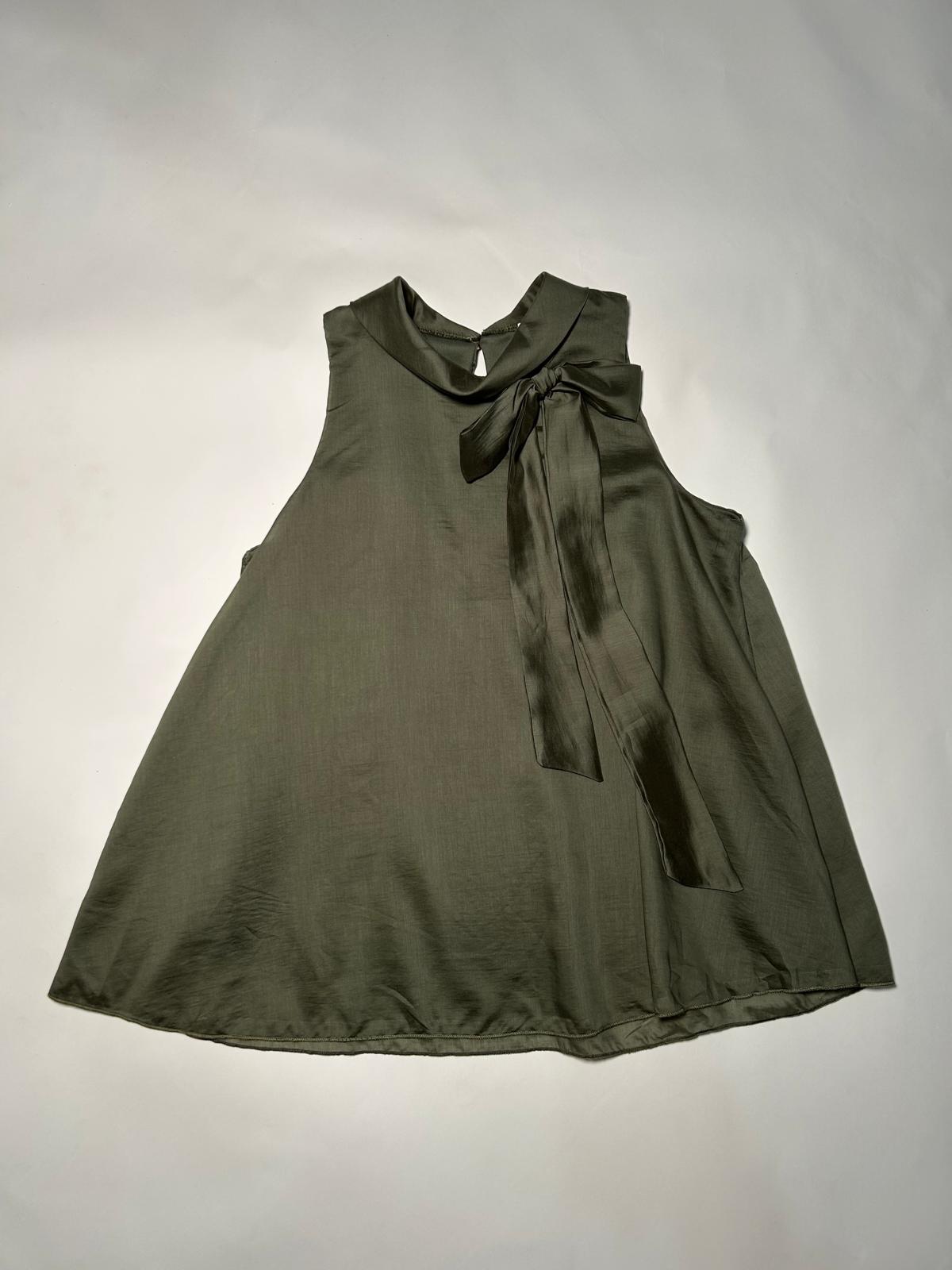 Blusa Senza Maniche con Collo Alto e Nodo Elegante