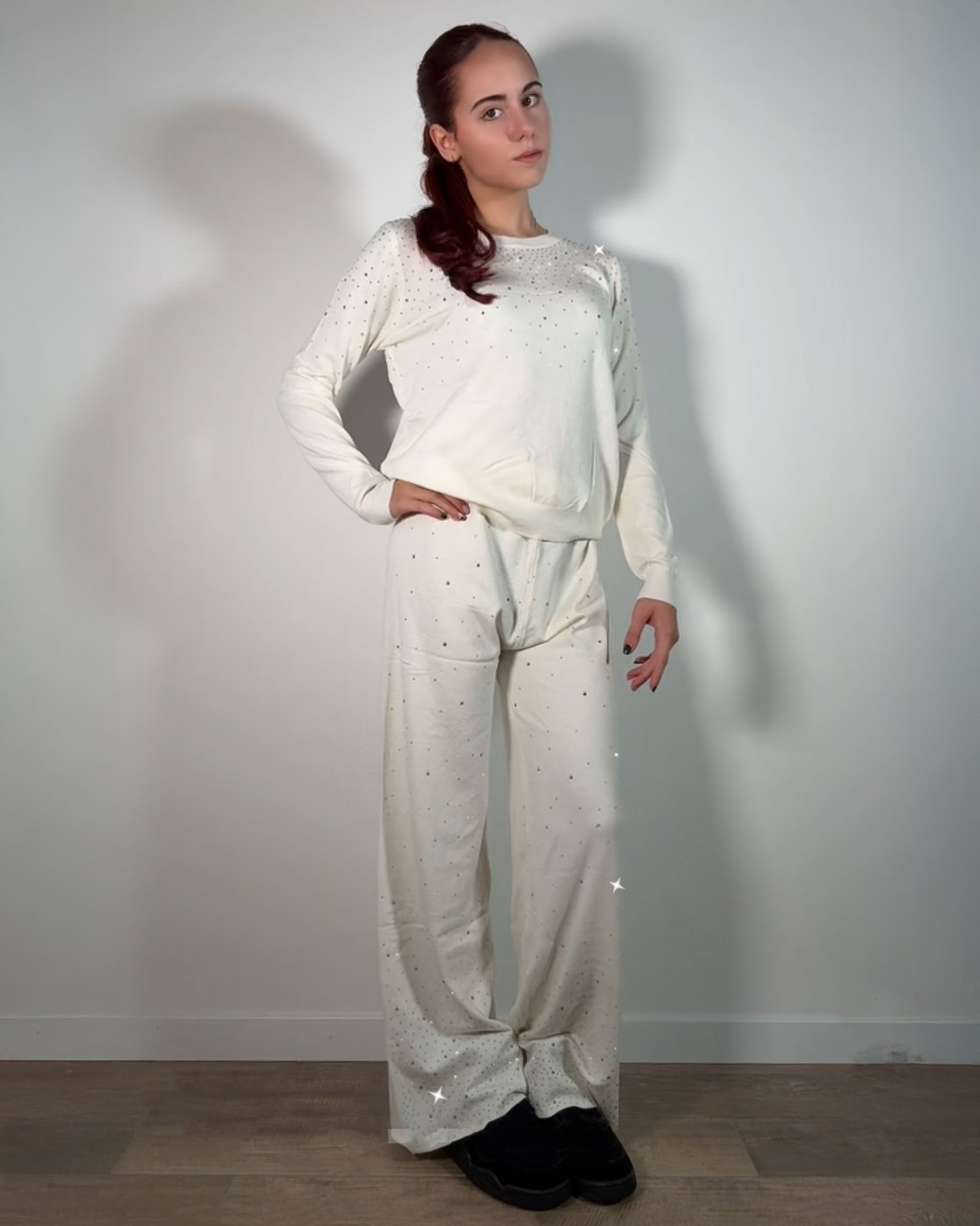 Completo con Dettagli Brillanti