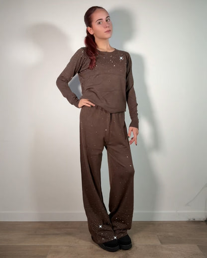 Completo con Dettagli Brillanti