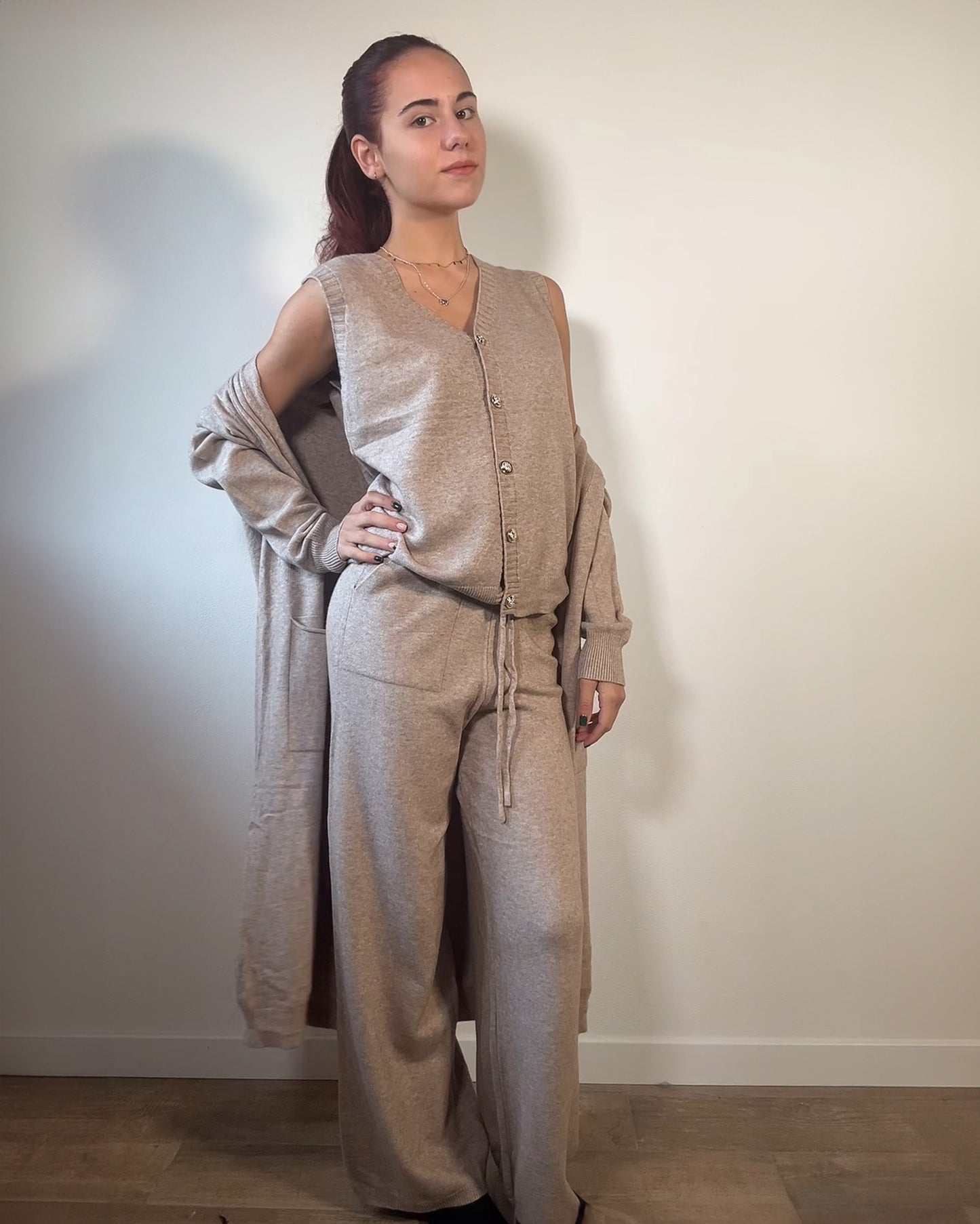 Completo Loungewear 3 Pezzi – Gilet, Pantalone e Maxi Cardigan